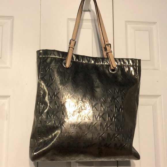 Michael Kors Handbags - MK Tote